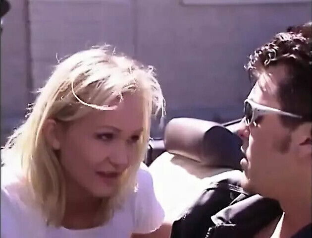 Bastard black glasses wants insert fingers pussy