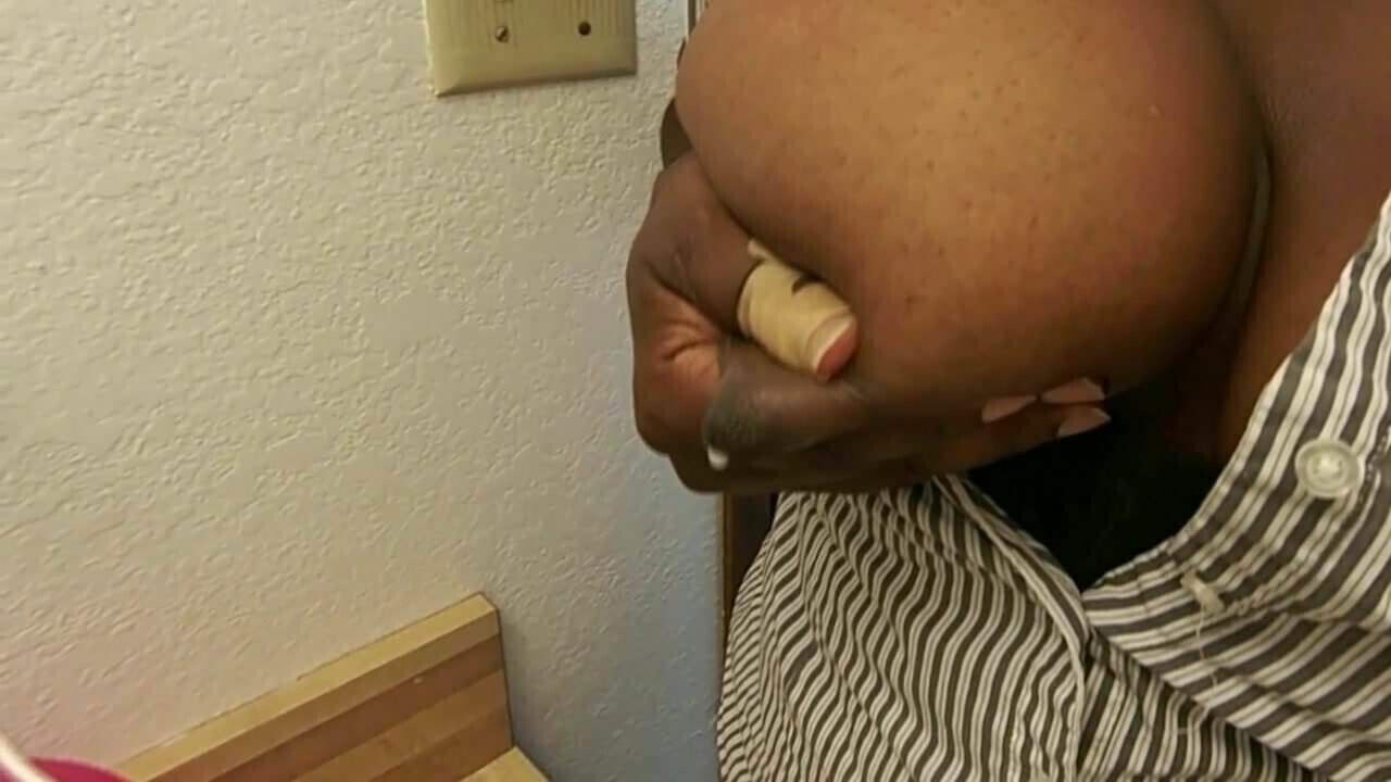 MUNGITURA tettona nera..