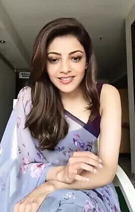 Kajal Aggarwal Showing Armpits and Boobs in Sleeveless Saree