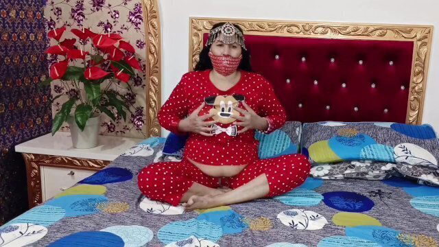 Beautiful caught fingering step aunt with