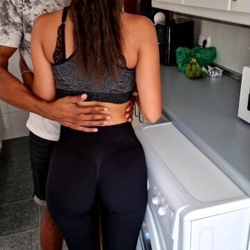jefe seduce trabajo mujer pilla cogiendo cocina