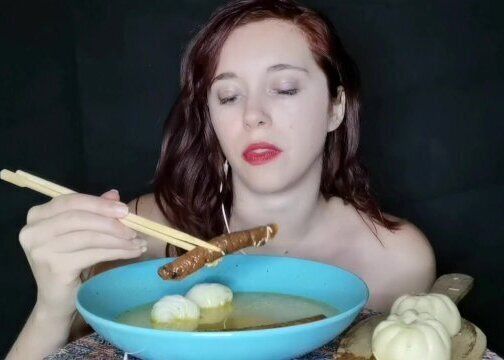 asmr mukbang feederism soupe chinoise merguez boule