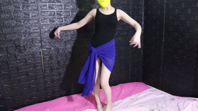 فيديو وبرقص لحبيبى علشان ينيكنى اتفرج رقصى عجبكم حنزلكم باقى الفيديوهات