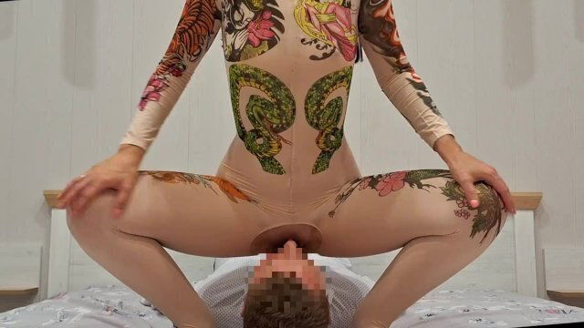 Japanese femdom! Face sitting, pussy explodes from orgasm