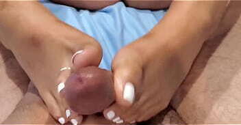 Reverse sexy soles footjob