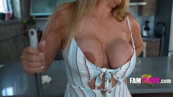 Stepmom Were Nymphomaniac Bunny