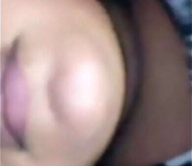 La Yari se me desnuda