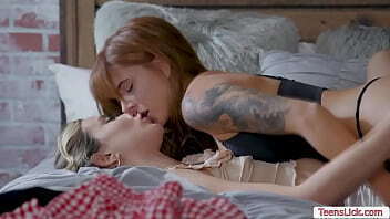 Gorgeous lesbians love their deep action