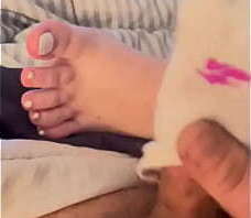 I use her ankle sock to cum