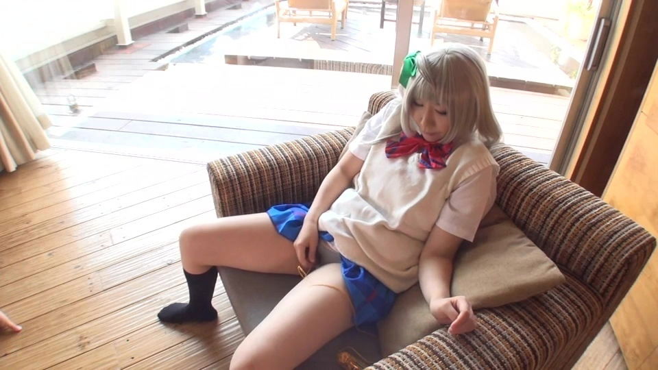 Hiyo Nishizuku Rubs Pussy