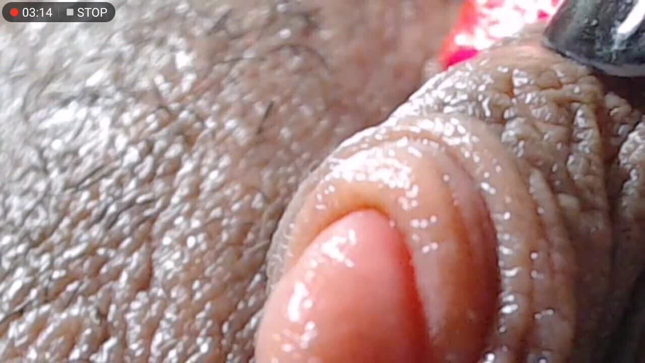 Close clit play