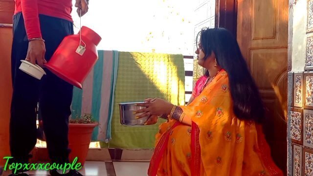 best milkman fuck scene. देसी वाले ताबड़तोड़ चोदा।