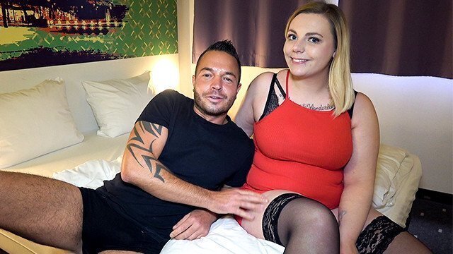 CURVY-GIRL Jessy (21) Deutschland erstes SEXDATE