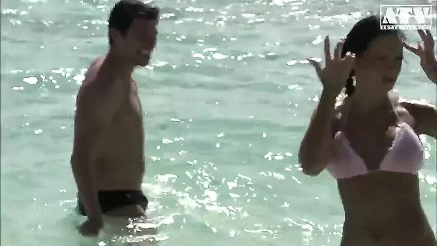 Regina Moon whore with perky brown hair gets