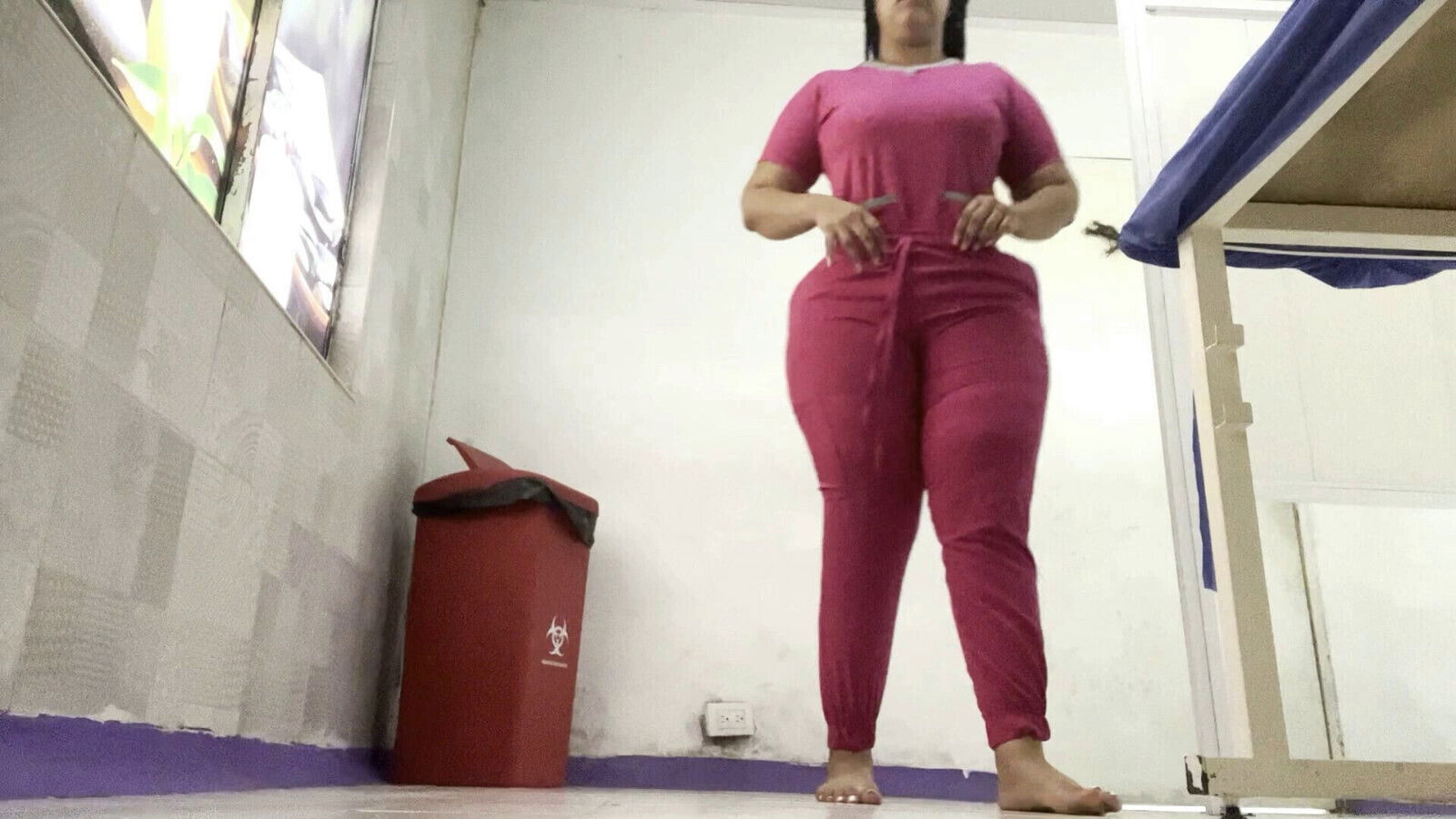 NURSE ARRIVES WORKPLACE WANTING