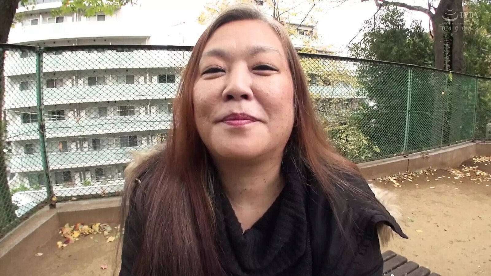 H056G04 appearance hungry husband's cheating. show your husband think about future