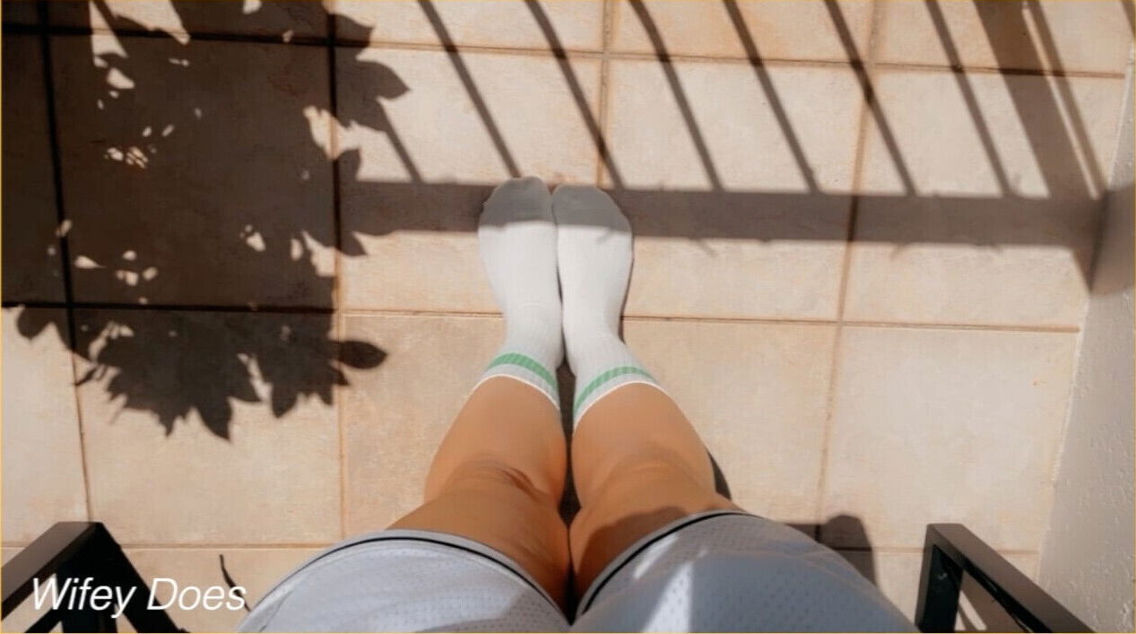 Wifeys feet long white tube socks