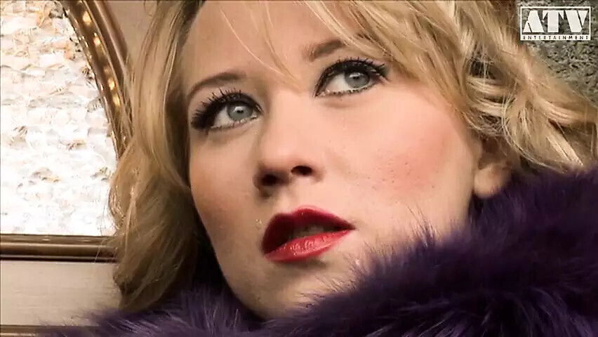 Horny MILFs Nikki Tarra White with nice perky