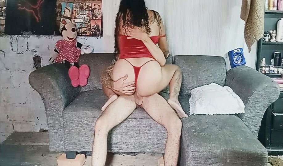 Twerking Show Britanly Brow Riding Moving Dick Couch Brutal Fuck