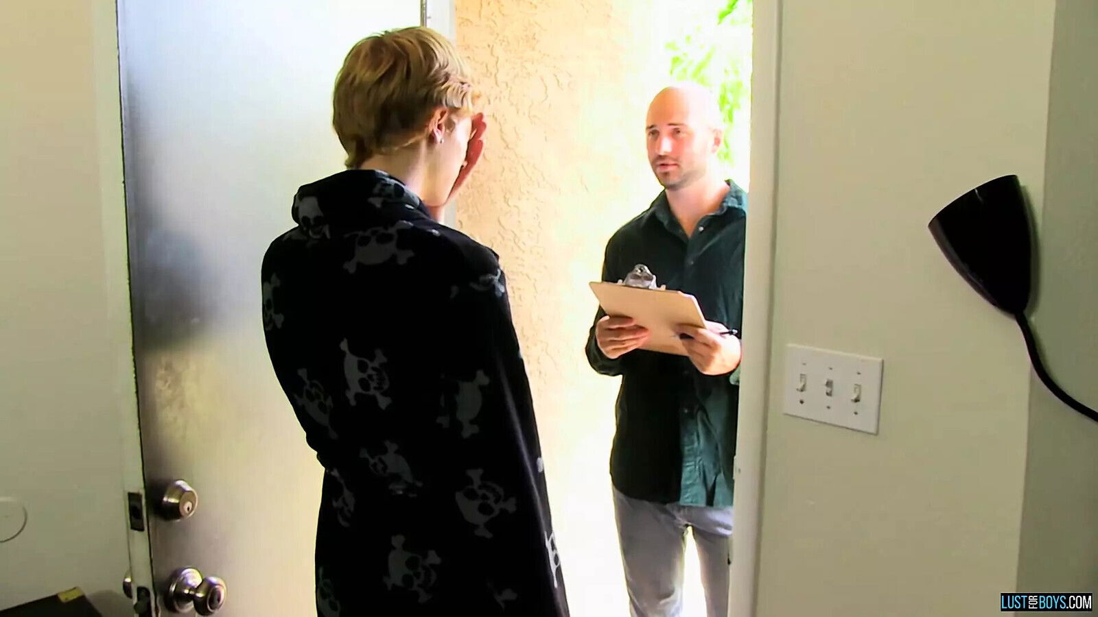 Hung David Chase fantasizes about fucking blond Hunter Starr