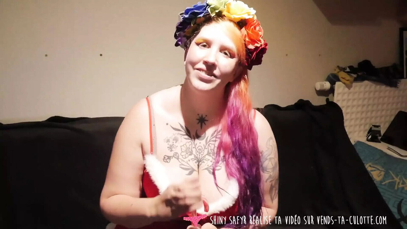 Vends-ta-culotte Sexy Christmas with beautiful curvy amateur girl