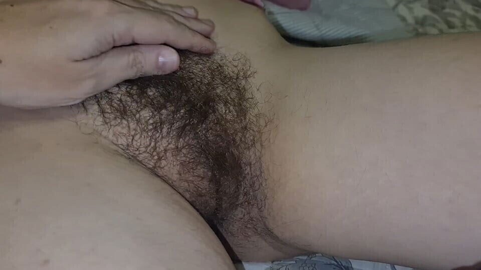 really loves play with hairy pussy, huge cumshot mouth