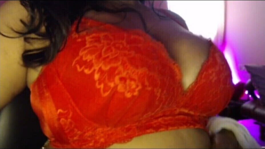 sister-in-law shows boobs nipples through then opens wears saree, showing nipples.