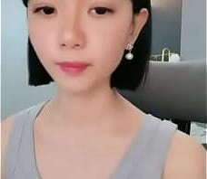 极品尤物气质美女！超棒身材！细腰一对豪乳，强烈要求收费房，掏出奶子揉捏，自摸骚穴极度诱惑 国产网约高端外围