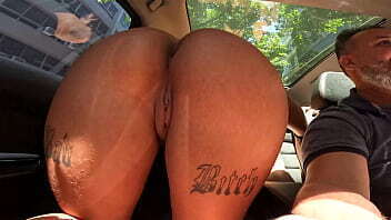 Novinha anos bunda gigante estreia ruas Copacana Janeiro carona Larissa Giulia