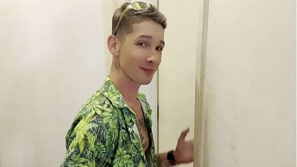 caught friend'_s straight boyfriend.Riu Melo, comeback. Johnny