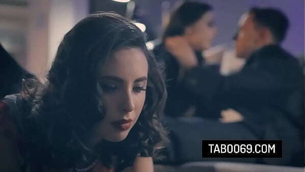 housewife Casey Calvert share husbands with best friend Whitney Wright