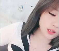 新来的美女小姐姐玩的好嗨，肤白貌美逼肥奶子大，表情好骚淫声荡语，自己揉着骚奶子道具抽插骚穴高潮冒白浆 国产网约高端外围