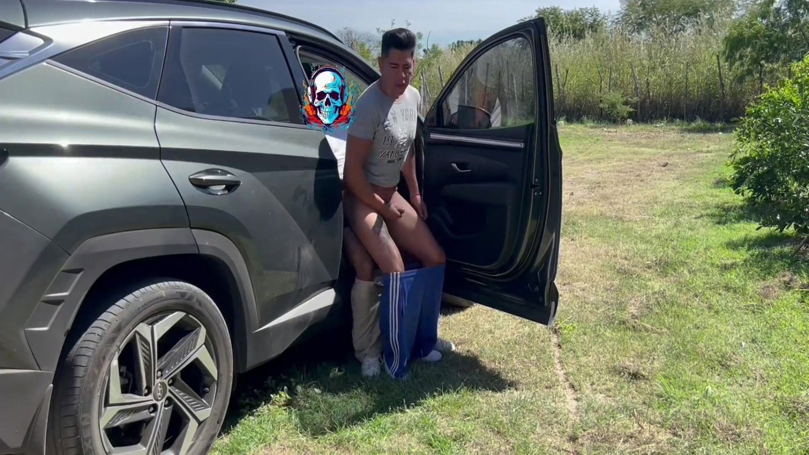 Omar Castell Angel Tacru Vecino Tomo Cervezas Termino Follandome