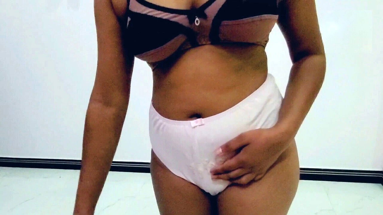 lankan actress, indian office, dress changing