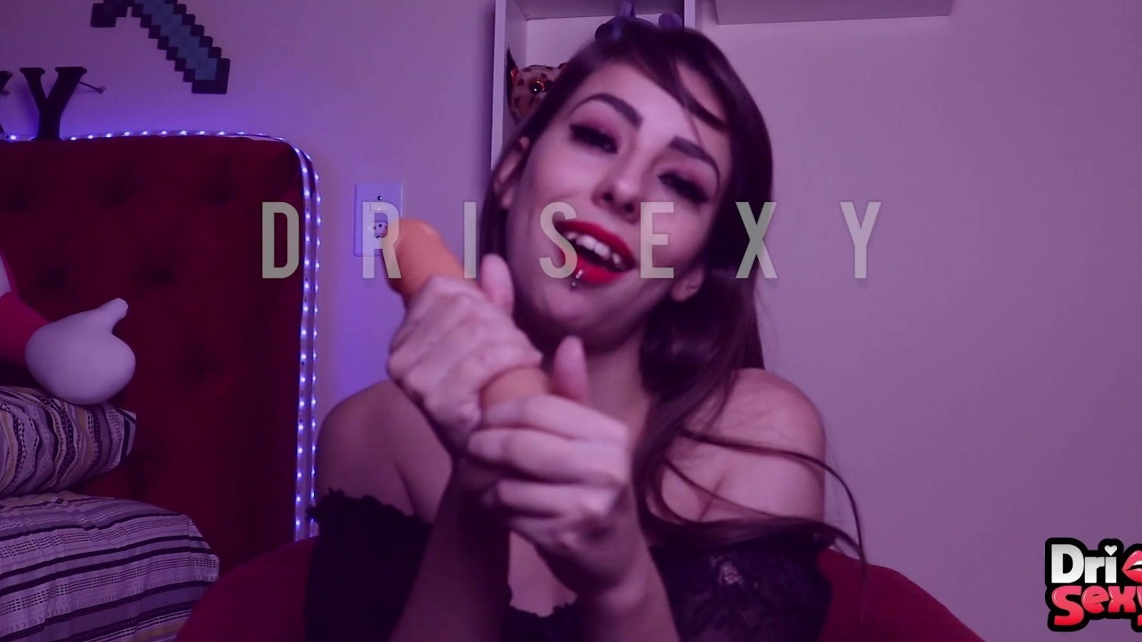 Expert hands guide mind-blowing climax