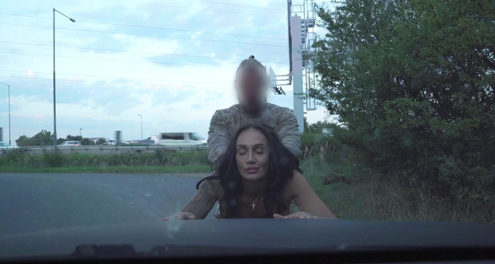 Inked hussy Hayley Vernon enjoys fucking public