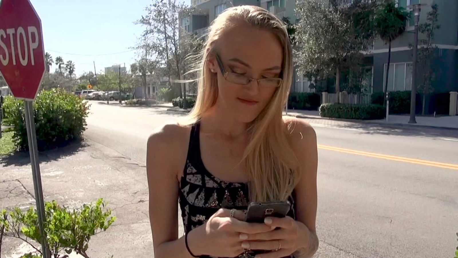 Skinny slut Heather Hamilton gets boned outdoors