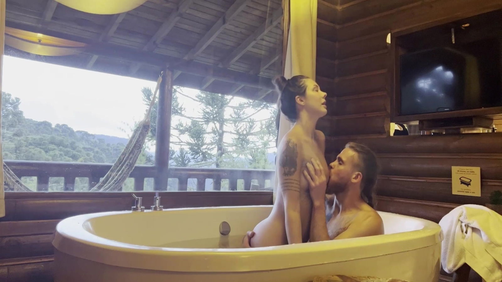 Sexo Serra Casal Fazendo Amor Banheira Anarothbardreal