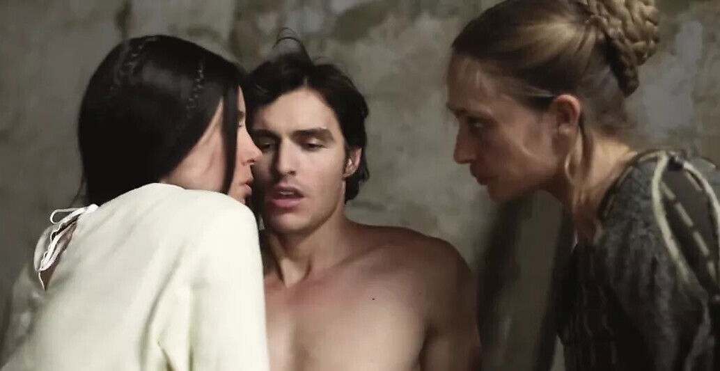  Alison Brie, Aubrey Plaza, Kate Micucci, etc - Little Hours