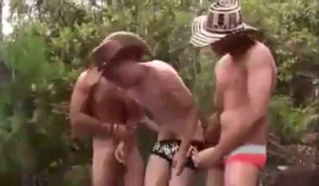 Colombian gays fucking outside