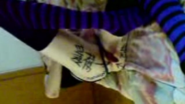 Putting vibrator masturbating (very res)