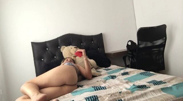 Latina slut filming beautiful horny body.