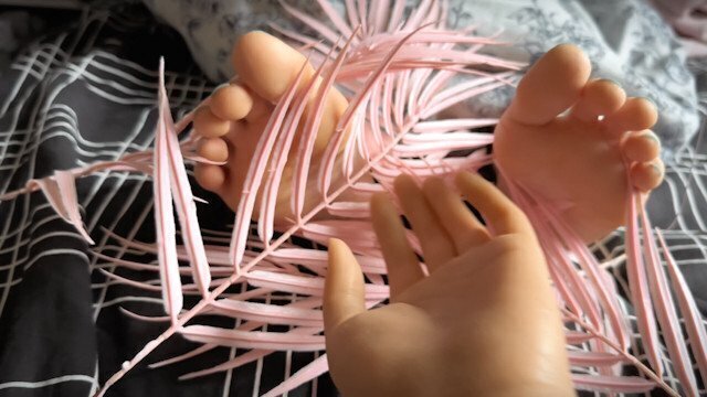 Feet worshipping tickling