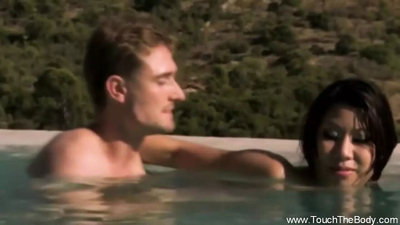 Massage Body Using Oils