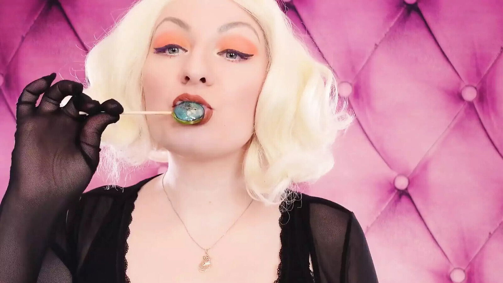 Asmr Video: Lipstick, Mesh Gloves Lollipop (arya Grander)