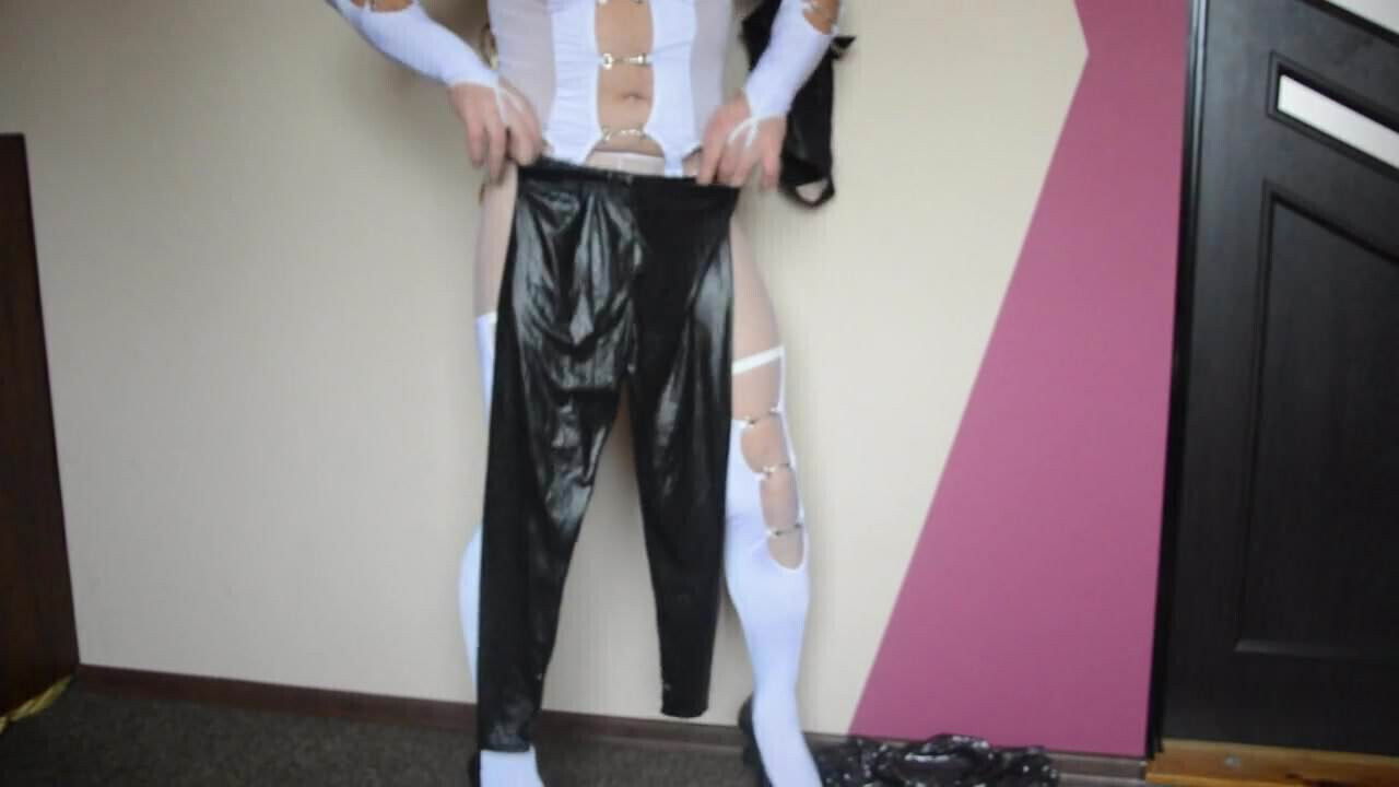 Super sexy blond in pantyhose