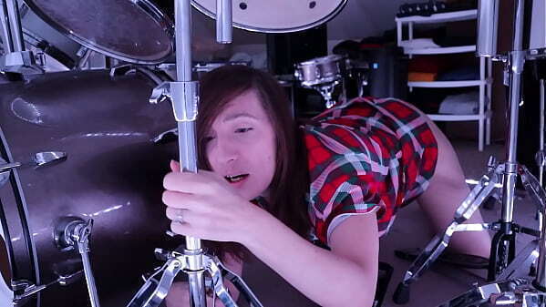 Stepmom gets stuck Drum Stepson helps