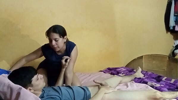 madrastra milf favorita llamo para DARME RICA MAMADA, ENCANTA COMO MADRASTRA FAVOITA METE POLLA HERMOSA BOCA MUJER MADURA PORNO ESPANOL-