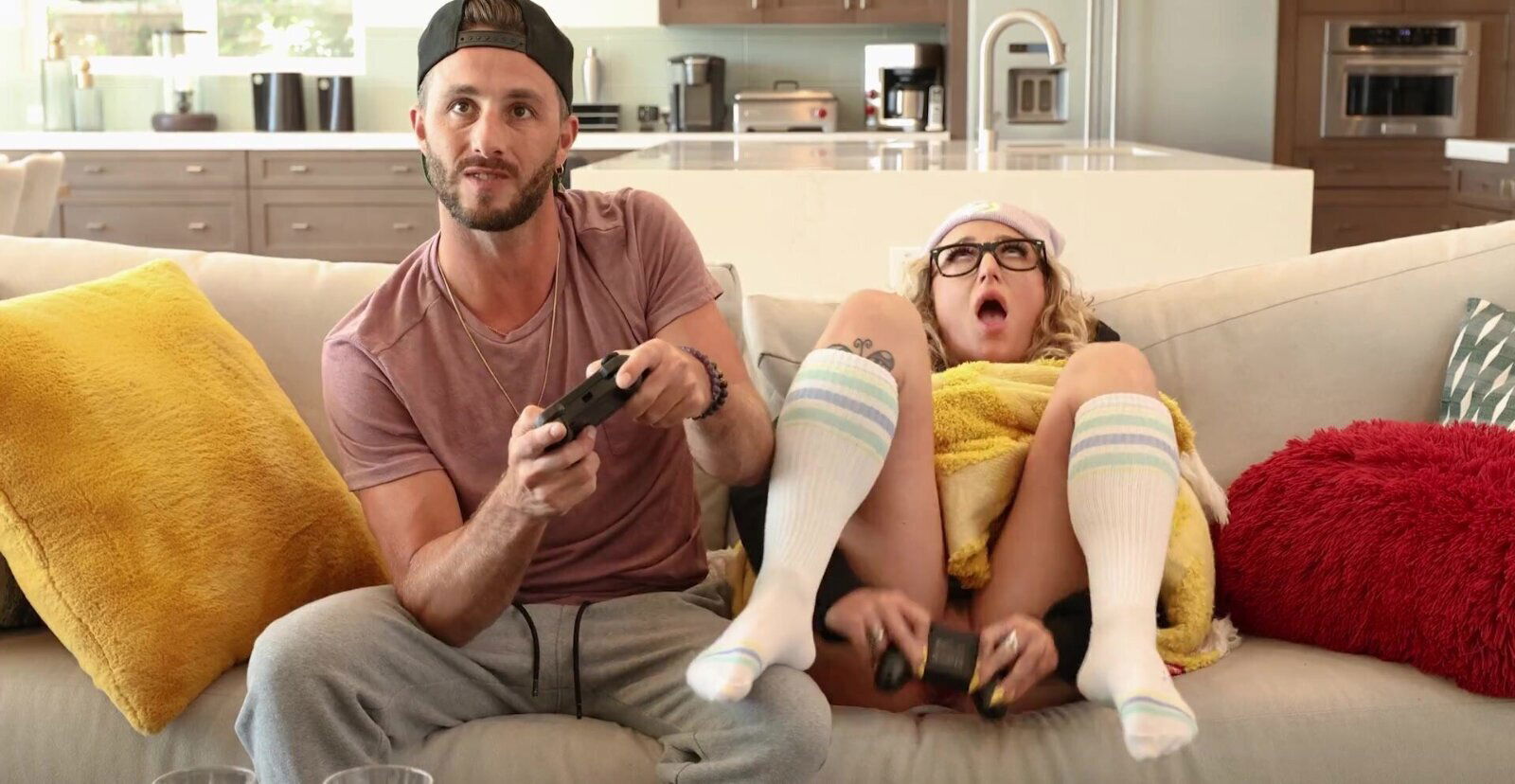 Blonde Susie Stellar enjoys while getting penetrated