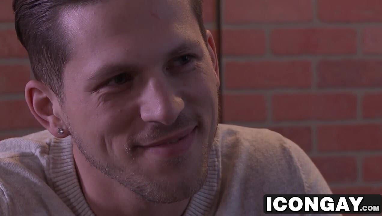 Tattooed Brandon Wilde nailed hard by big dick Roman Todd